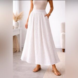 Buru Women’s White Textured Maxi Skirt Medium Elastic Waist Boho Pockets